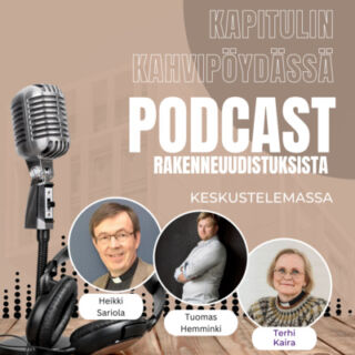 Kuvassa podcast-jakson keskustelijat Heikki Sariola, Tuomas Hemminki ja Terhi Kaira.
